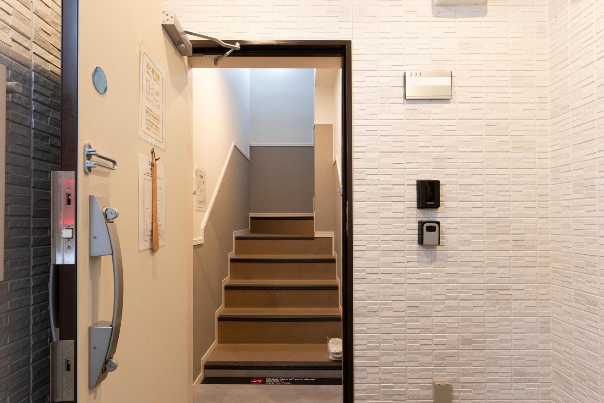 E-Stay Namba Osaka Exterior photo
